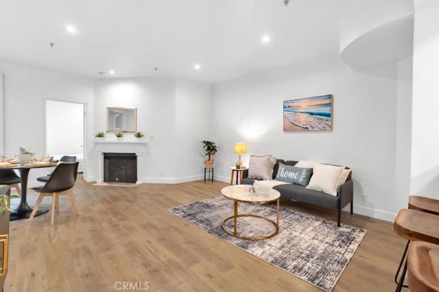 620 S Gramercy 338, Los Angeles, CA 90005