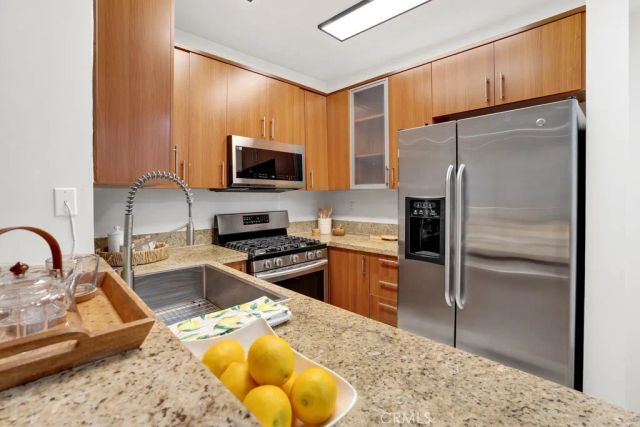 620 S Gramercy 338, Los Angeles, CA 90005