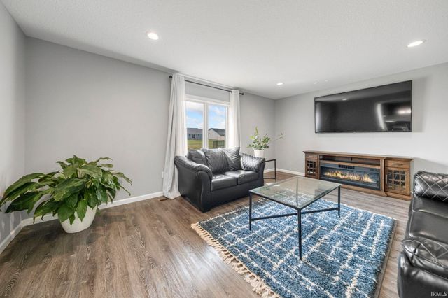 13271 Silk Tree Trail, Fort Wayne, IN 46814