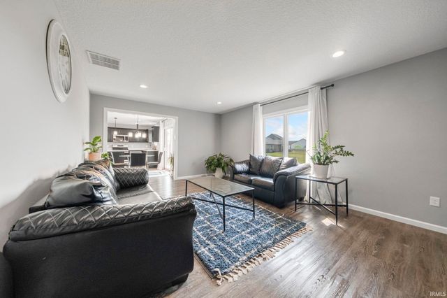 13271 Silk Tree Trail, Fort Wayne, IN 46814