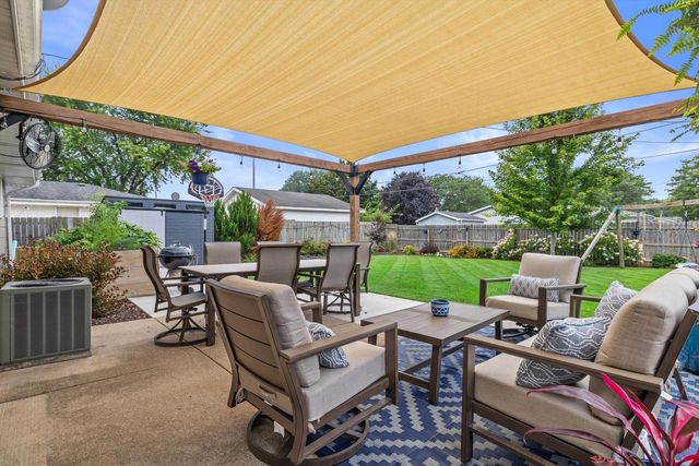 6108 57th AVENUE, Kenosha, WI 53142