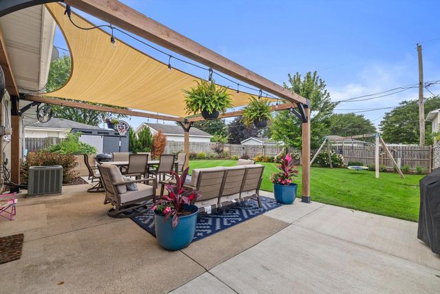 6108 57th AVENUE, Kenosha, WI 53142
