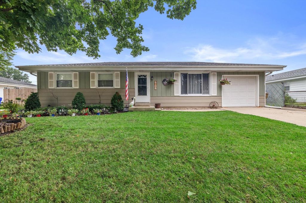 6108 57th AVENUE, Kenosha, WI 53142