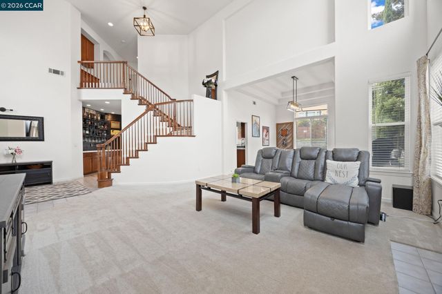 911 Autumn Oak Cir, Concord, CA 94521