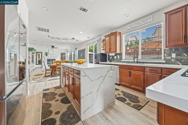 911 Autumn Oak Cir, Concord, CA 94521