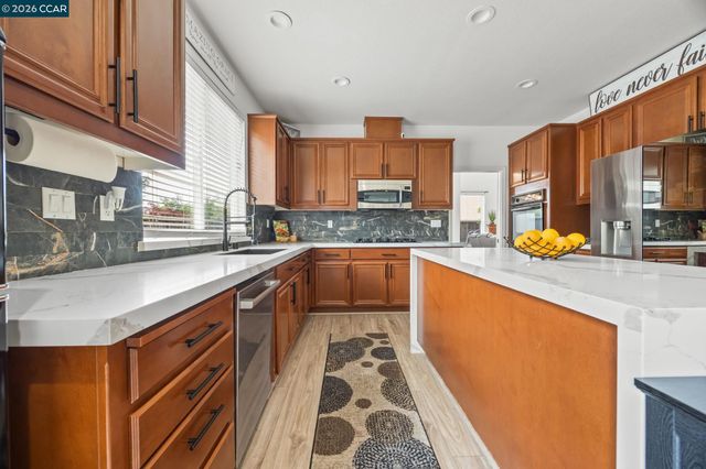 911 Autumn Oak Cir, Concord, CA 94521