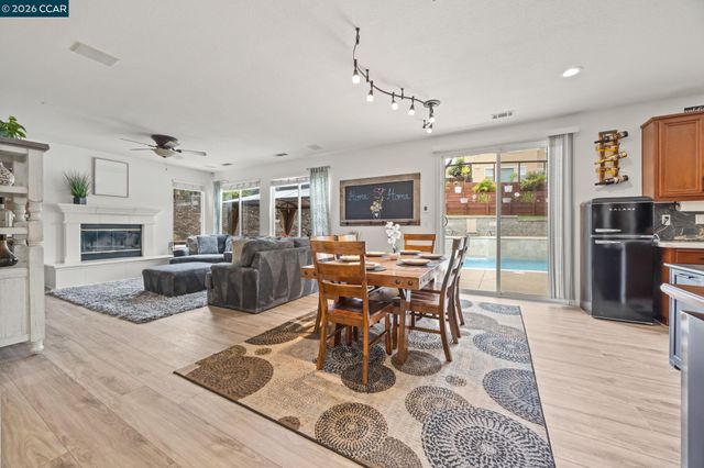 911 Autumn Oak Cir, Concord, CA 94521