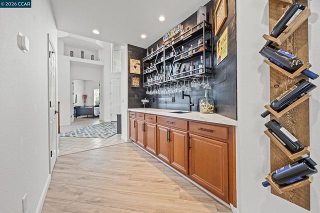 911 Autumn Oak Cir, Concord, CA 94521