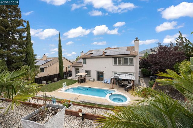 911 Autumn Oak Cir, Concord, CA 94521