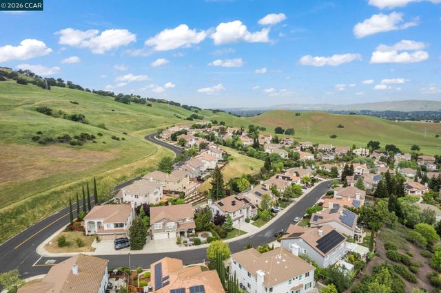 911 Autumn Oak Cir, Concord, CA 94521