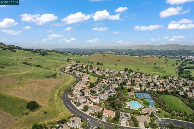 911 Autumn Oak Cir, Concord, CA 94521