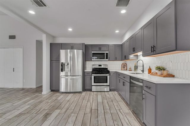 1003 Solano DR 1336AR, Austin, TX 78750