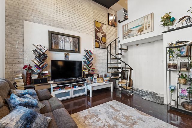 40 N TOWER Road 1E, Oak Brook, IL 60523