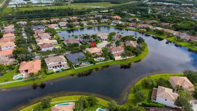 19510 S Coquina Way, Weston, FL 33332