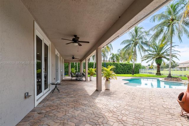 19510 S Coquina Way, Weston, FL 33332