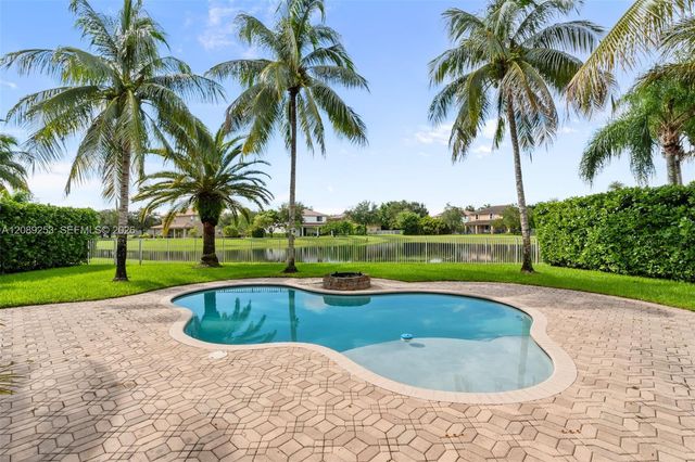 19510 S Coquina Way, Weston, FL 33332