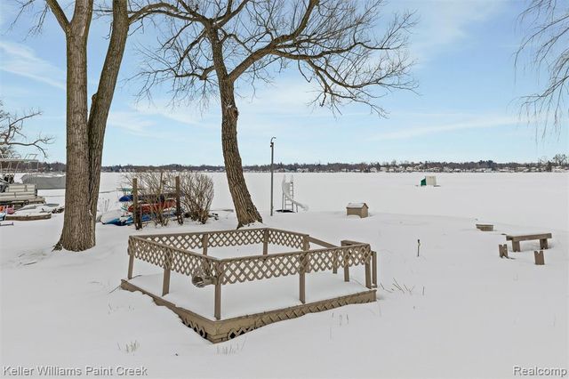 10045 Highland Road, White Lake, MI 48386