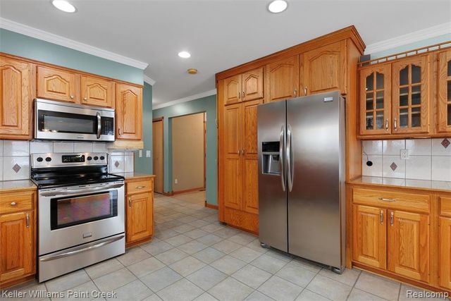 10045 Highland Road, White Lake, MI 48386