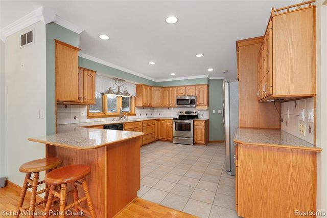 10045 Highland Road, White Lake, MI 48386