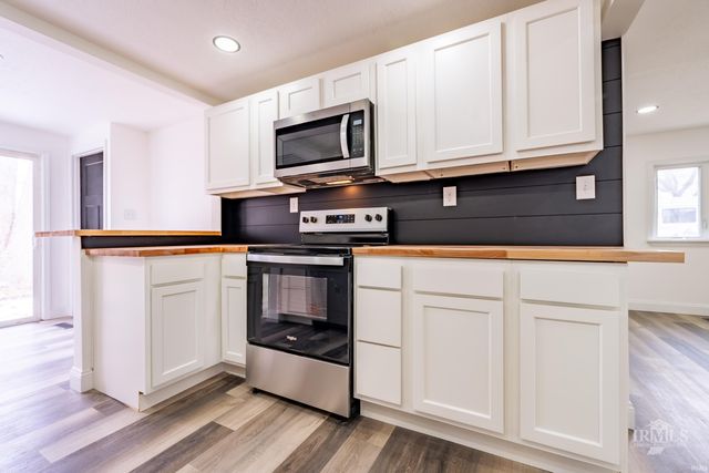 202 E Andover Avenue, Muncie, IN 47303