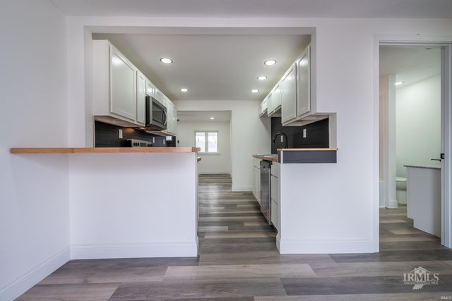 202 E Andover Avenue, Muncie, IN 47303