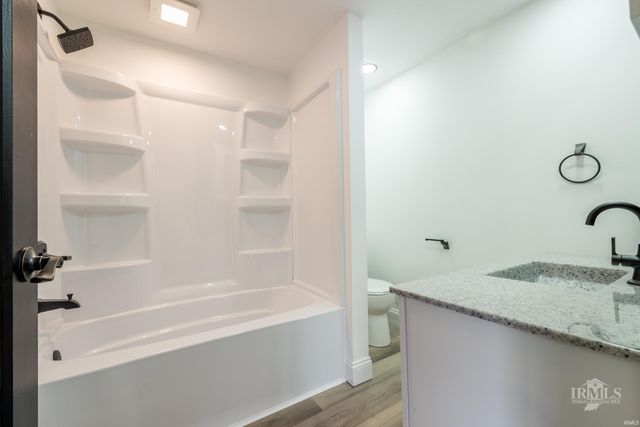 202 E Andover Avenue, Muncie, IN 47303