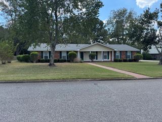 3815 Heatherbrook Place, Dothan, AL 36303