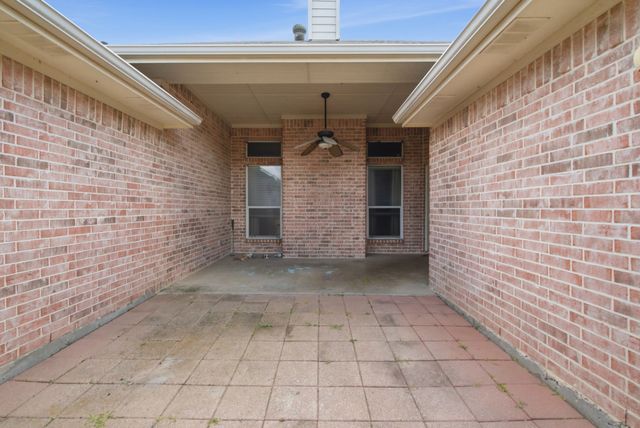 301 Lottie Lane, Saginaw, TX 76179