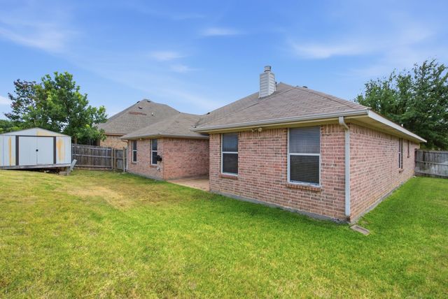 301 Lottie Lane, Saginaw, TX 76179