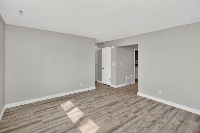 615 Ken Maril Road 617, Ames, IA 50010