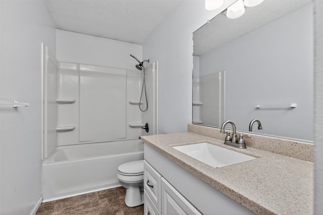 615 Ken Maril Road 617, Ames, IA 50010