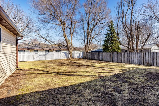 615 Ken Maril Road 617, Ames, IA 50010