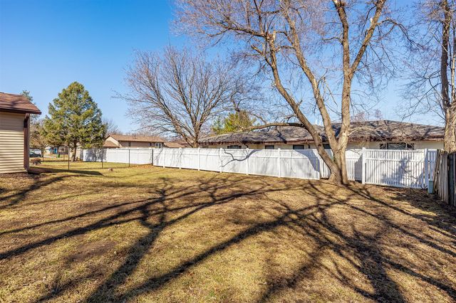 615 Ken Maril Road 617, Ames, IA 50010