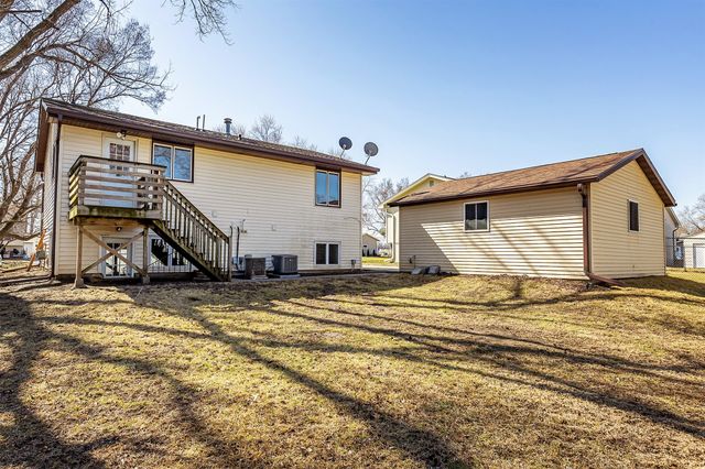 615 Ken Maril Road 617, Ames, IA 50010