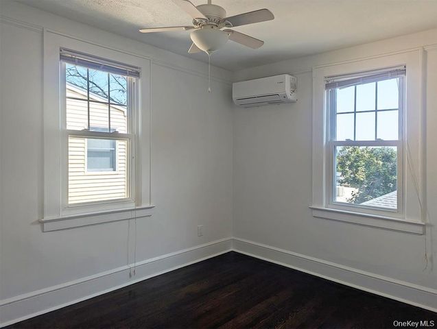 344 Roslyn ave, Carle Place, NY 11514