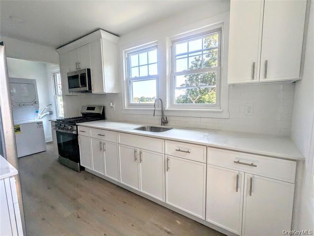 344 Roslyn ave, Carle Place, NY 11514