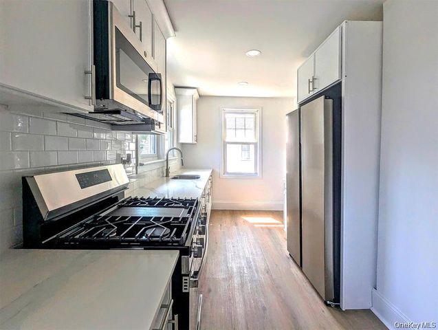 344 Roslyn ave, Carle Place, NY 11514