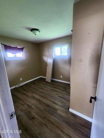 557 Whitlock Avenue, Toledo, OH 43605