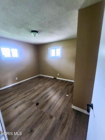 557 Whitlock Avenue, Toledo, OH 43605