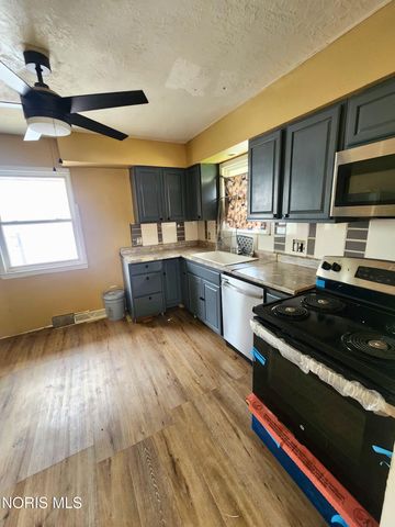 557 Whitlock Avenue, Toledo, OH 43605