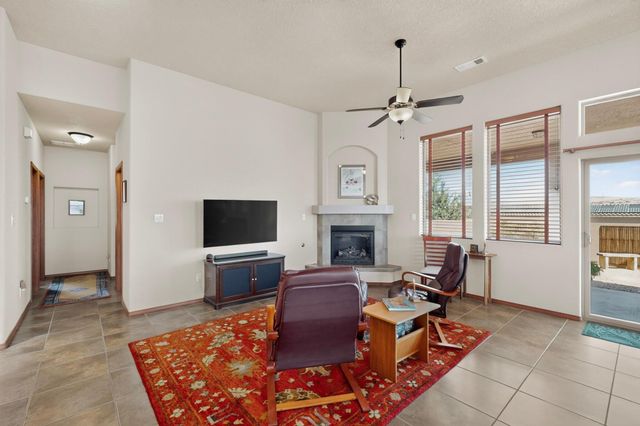 400 Holt Court NE, Rio Rancho, NM 87124