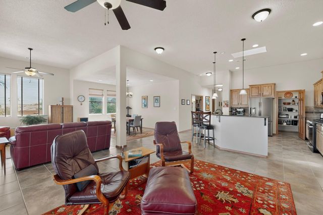 400 Holt Court NE, Rio Rancho, NM 87124