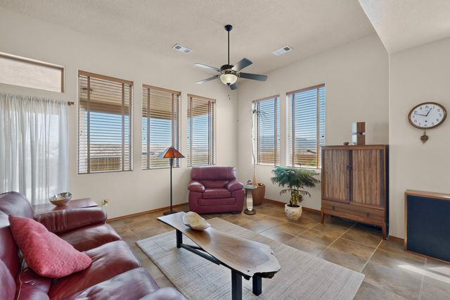 400 Holt Court NE, Rio Rancho, NM 87124