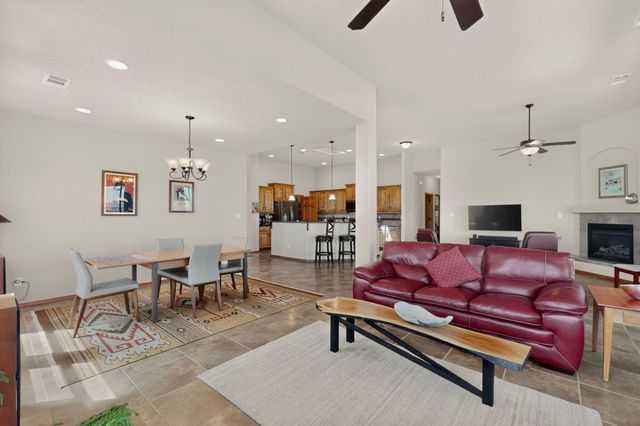 400 Holt Court NE, Rio Rancho, NM 87124