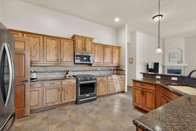 400 Holt Court NE, Rio Rancho, NM 87124
