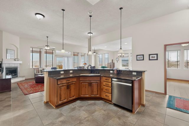 400 Holt Court NE, Rio Rancho, NM 87124