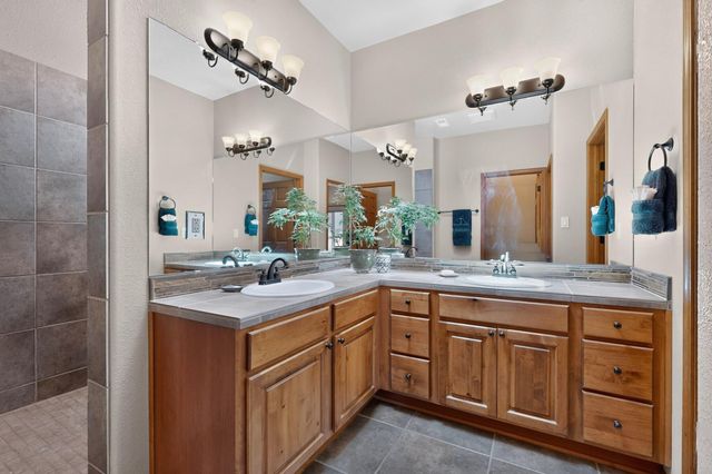 400 Holt Court NE, Rio Rancho, NM 87124