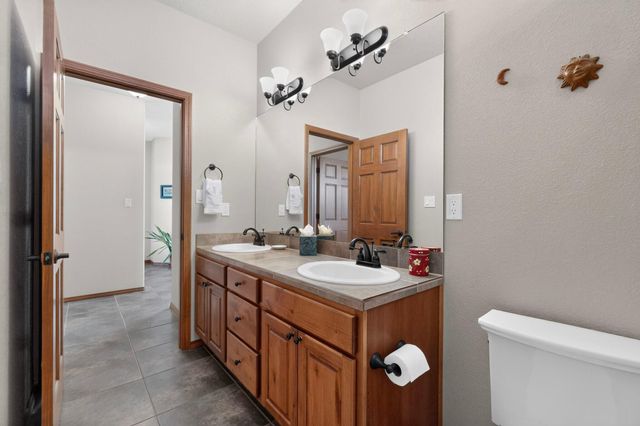 400 Holt Court NE, Rio Rancho, NM 87124