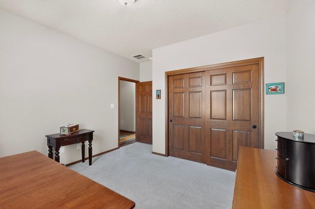 400 Holt Court NE, Rio Rancho, NM 87124