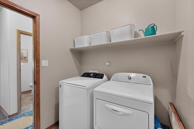 400 Holt Court NE, Rio Rancho, NM 87124